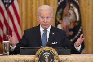 Biden valuta sanzioni personali a Putin se invade Ucraina