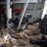 Migranti: porto sicuro a Geo Barens, nave Msf verso Augusta