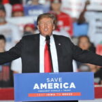Trump: "Con Biden si rischia una terza guerra mondiale"