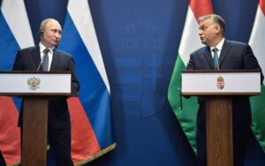 Ucraina: Orban a Mosca, ma opposizione lo attacca