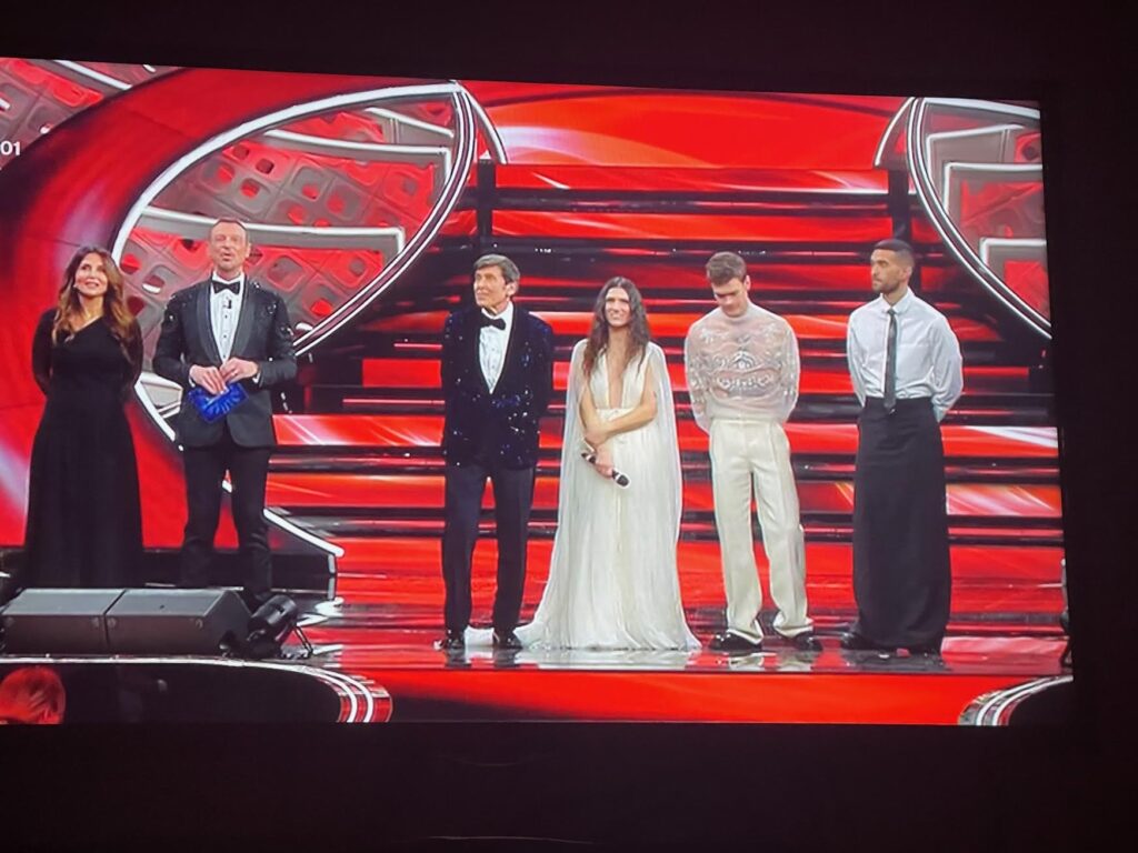 Sanremo 2022, ha vinto "Brividi"