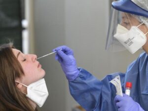 Tamponi rapidi ma inefficaci, costati 3 milioni, caso in Procura a Ragusa