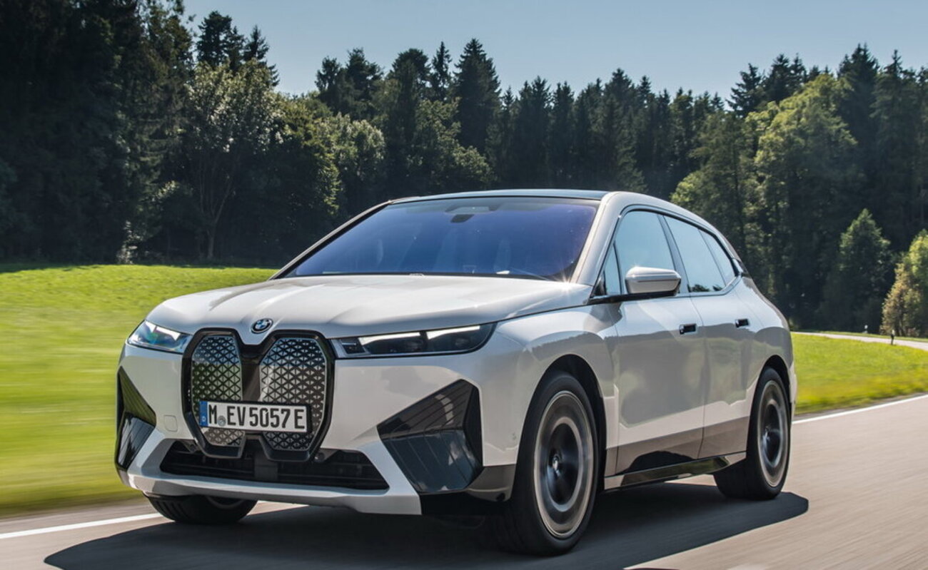 Bmw iX, elettrica di lusso. FOTO. VIDEO