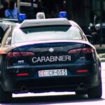 4 auto dei carabinieri a sirene spiegate a Scicli, operazione in corso