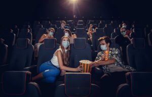 Covid, popcorn e bibite al cinema dal 10 marzo