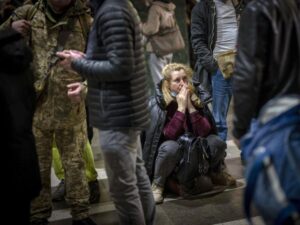 Guerra Ucraina, si salvi chi può: nuovi VIDEO dal fronte