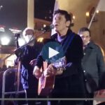 Ucraina, Morandi canta "Cera un ragazzo"