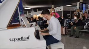 Aeroporto di Comiso, perché no un pianoforte come a Fontanarossa? VIDEO