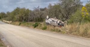 Auto ribaltata da due giorni sulla Pachino-Ispica VIDEO