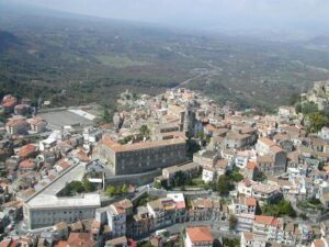 A Castiglione di Sicilia parte la vendita di "Case a 1 euro"