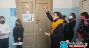 Simone Cristicchi ringrazia i bambini di Vittoria VIDEO