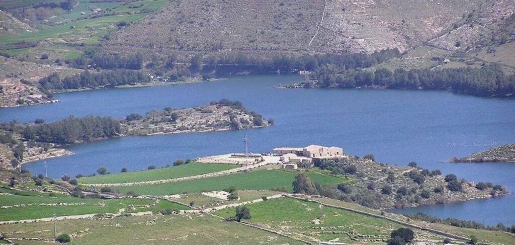 La diga di Santa Rosalia, nel territorio comunale di Ragusa