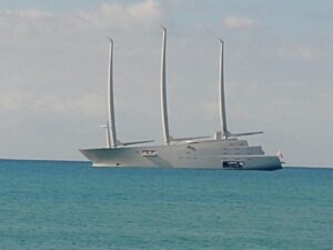 Ucraina, sequestrato a Trieste lo yacht per anni di stanza a Sampieri