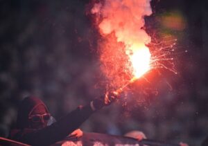 Fumogeni della partita Ispica-Ragusa, due daspo, uno per un minorenne