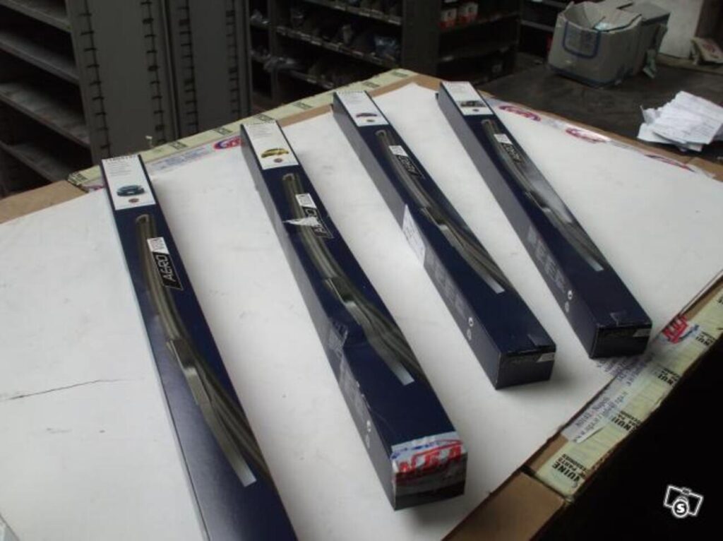 Sequestrate 8 mila spazzole tergicristallo cinesi a Catania