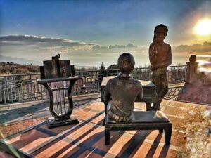 Musica: parte crowdfunding per statua Battiato e Dalla a Milo