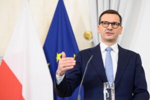 Polonia punta a stop import petrolio russo entro anno