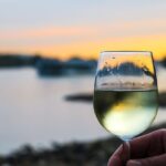 Nove siciliani su 10 bevono vino, ma non più di 4 bicchieri a settimana