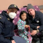 A 5 anni esce in pigiama sotto la pioggia e prende il tram: «Vado da papà»