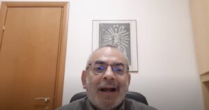 Padre La China: Sgarbi bocciato in storia