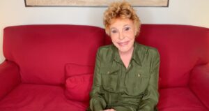 Ornella Vanoni sta male e annulla i concerti: «Sento voci nella testa»