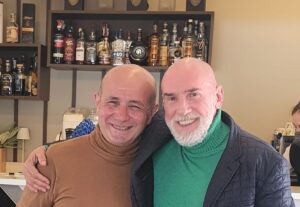 Diego Dalla Palma in vacanza a Marina di Modica a Pasqua