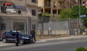 Lite tra tunisini a fine turno: la vittima in ospedale, l'aggressore ai domiciliari
