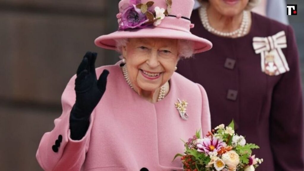 La regina Elisabetta compie 96 anni, festa privata a Sandringham ricordando Filippo