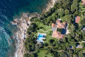 In vendita la villa dove Krizia ospitava Monica Vitti e Claudia Cardinale