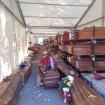 Va al cimitero dei Rotoli per seppellire la sorella e muore