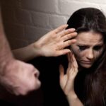 La donna segregata a chiave in una stanza dal pregiudicato