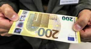 Bonus 200 euro, a chi spetta in automatico e chi deve richiederlo