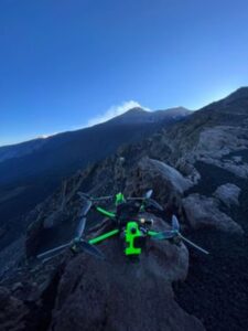 L'eruzione dell'Etna vista dal drone autocostruito