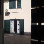 Vivacità del “LabCasa gialla sul molo” a Sampieri