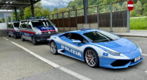 Polizia austriaca sogna la Lamborghini della Polizia italiana
