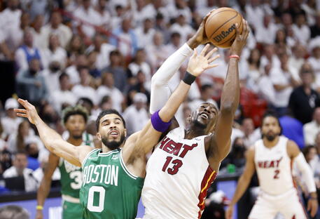 Nba: Boston elimina Miami, alle finali contro Golden State