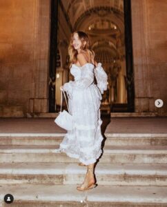 Alessia Marcuzzi pubblica nuove foto a Ispica