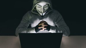 Attacco hacker invasivo al Comune di Palermo: «Situazione seria»