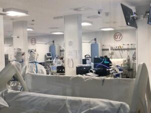 Ispezione Gdf in ospedale Covid Bari, indagini su appalto