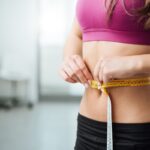 Pancia piatta: 10 consigli tra cibi e abitudini sane da mettere in atto