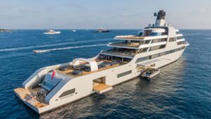 Eclipse e My Solaris in balìa delle correnti belliche, tre mesi le barche di Abramovich fa erano davanti Ragusa