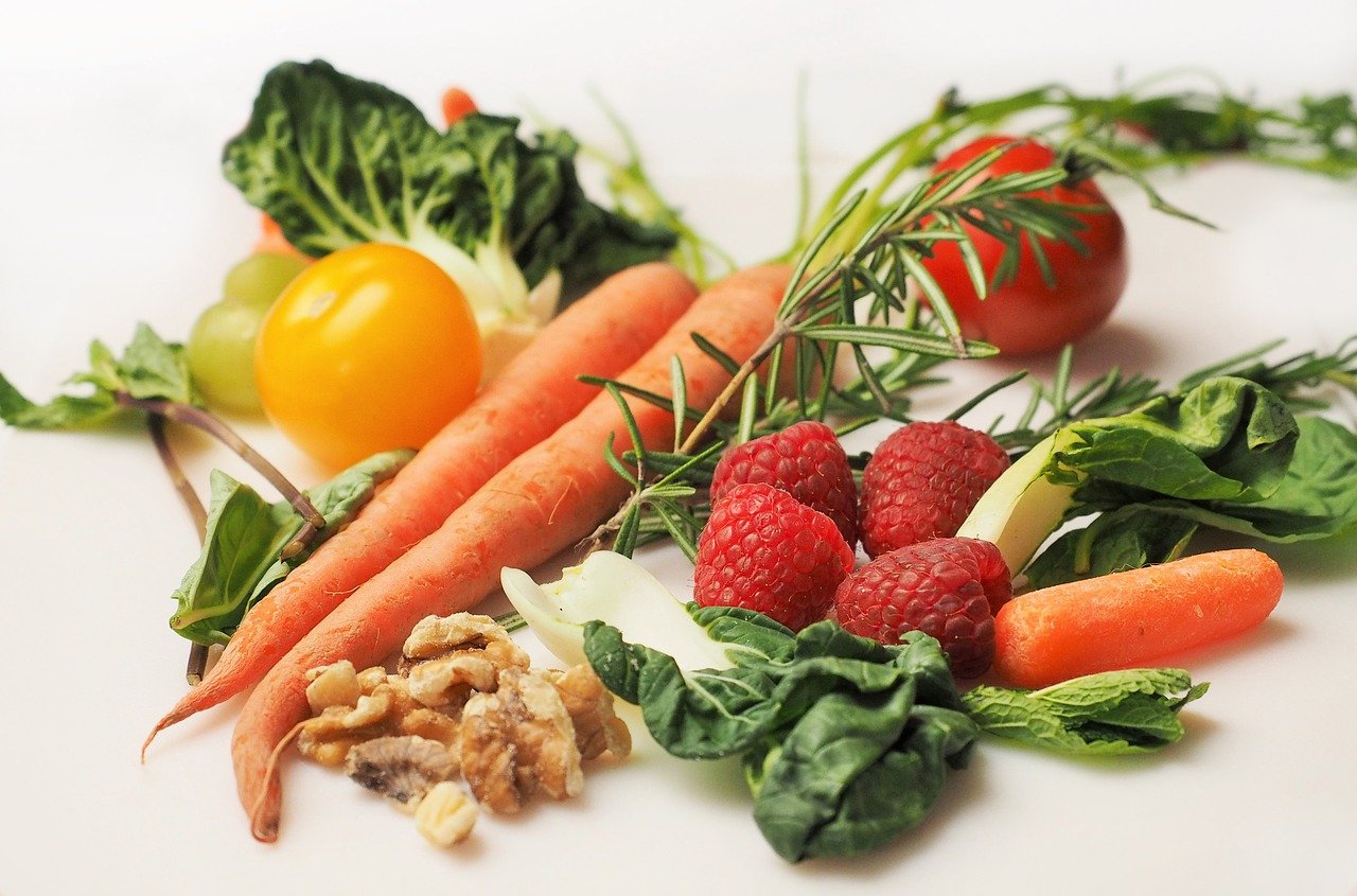 Dieta per ridurre l’ipertensione: i 5 cibi da mangiare e i 5 da evitare