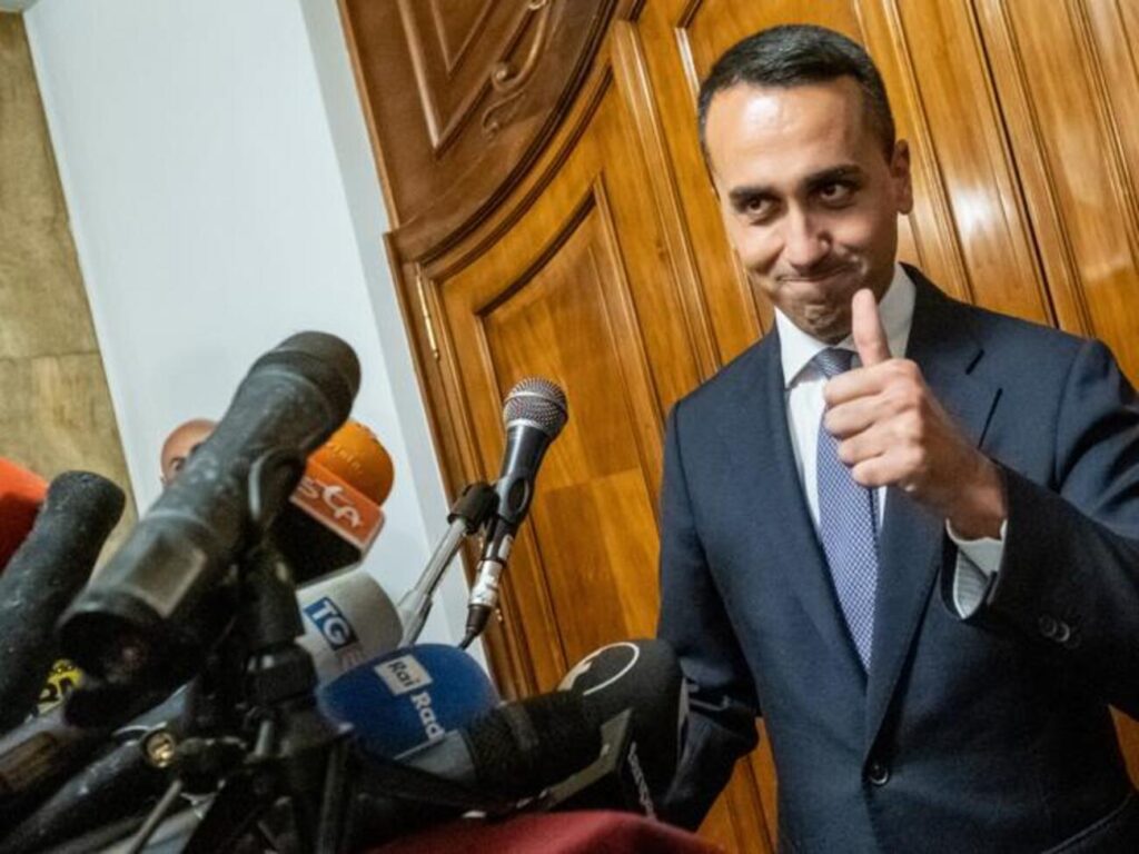 Di Maio: &laquo;Lascio il M5s, &egrave; una scelta sofferta&raquo;