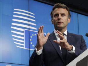 Macron, accelerare decisioni Ue sull'energia