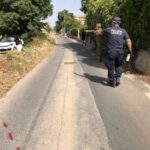 Minicar sbatte, studente ferito va al 118 a piedi e trova padre in servizio