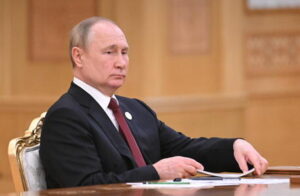 Putin: risponderemo se truppe Nato in Finlandia e Svezia