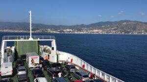 In Sicilia dal mare: prezzi e tratte dei traghetti a confronto