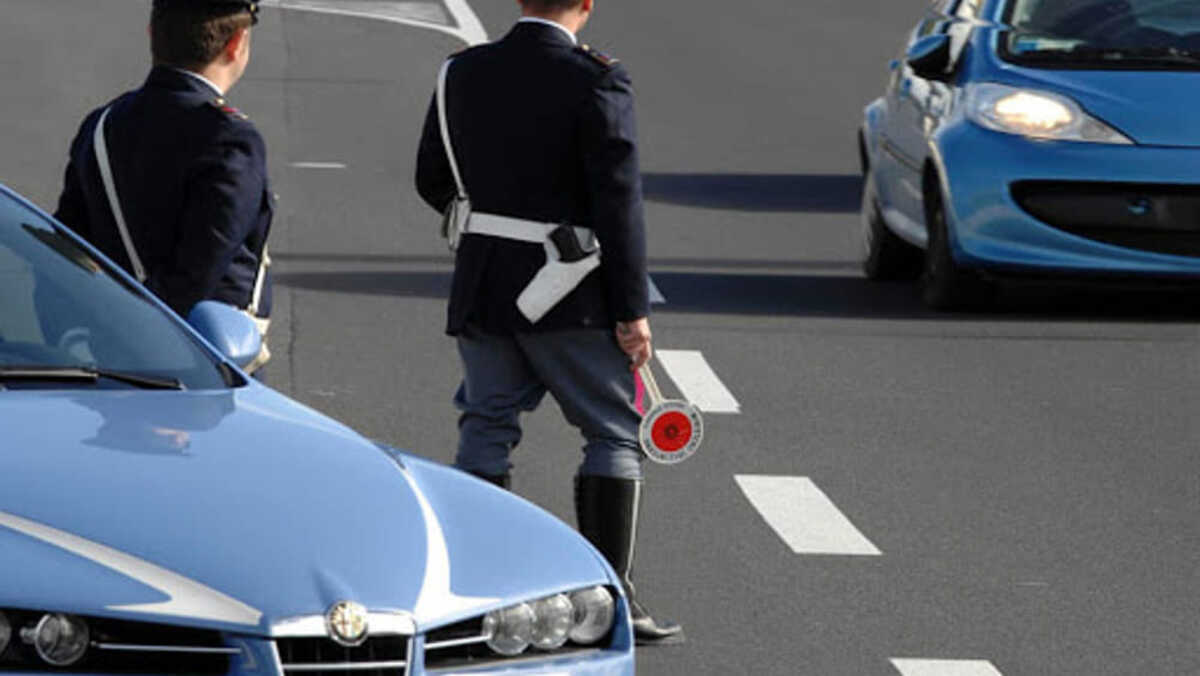 Santa Croce-Eboli, andata e ritorno: fermato con 8 kg di droga in auto