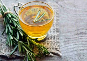 Acqua di rosmarino, un ottimo alleato per la dieta