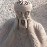 Sculture di sabbia anti cicche a Marina di Ragusa FOTO